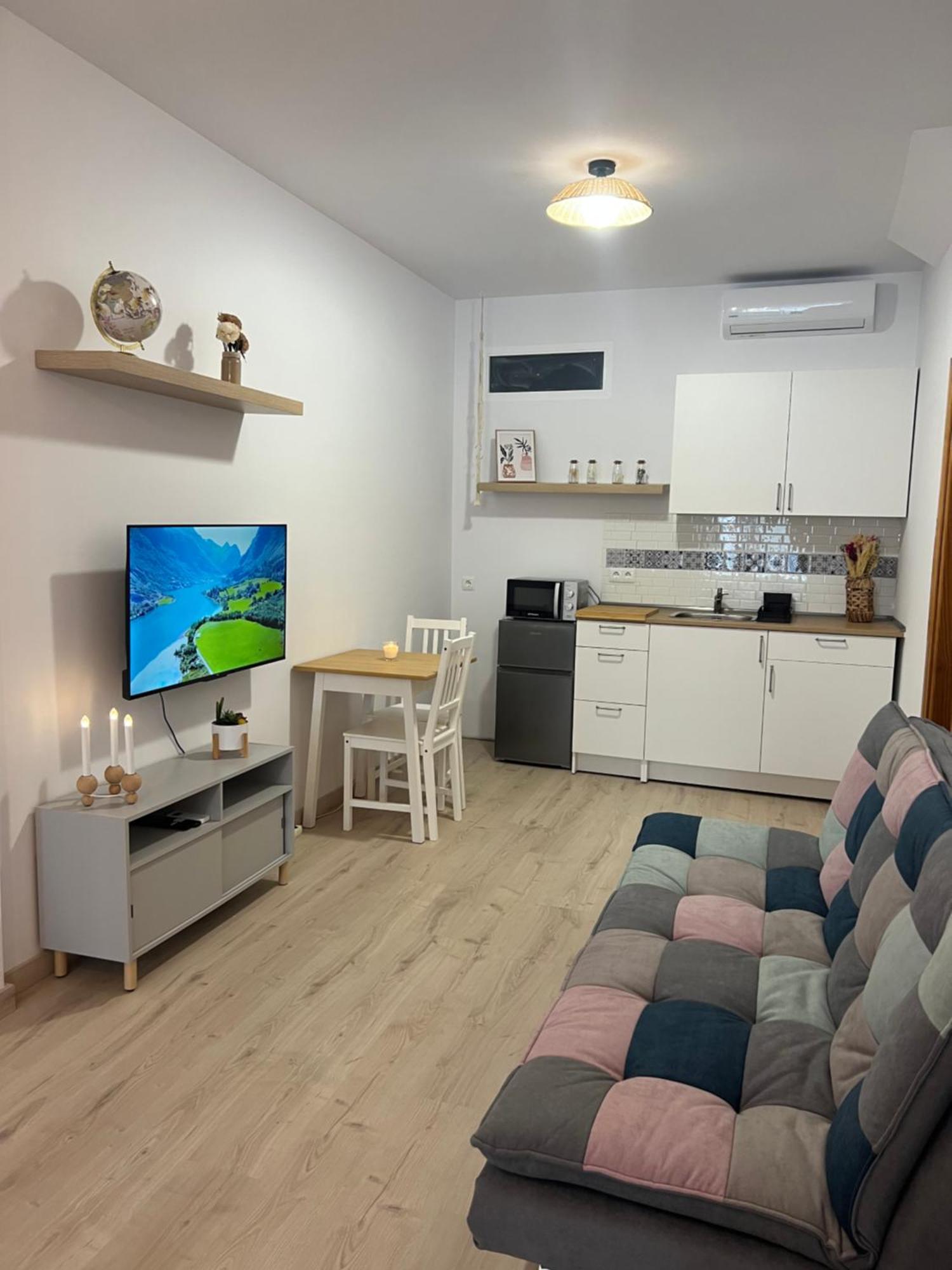 Loft La Casa De Lola Apartment Калета Де Велес Екстериор снимка